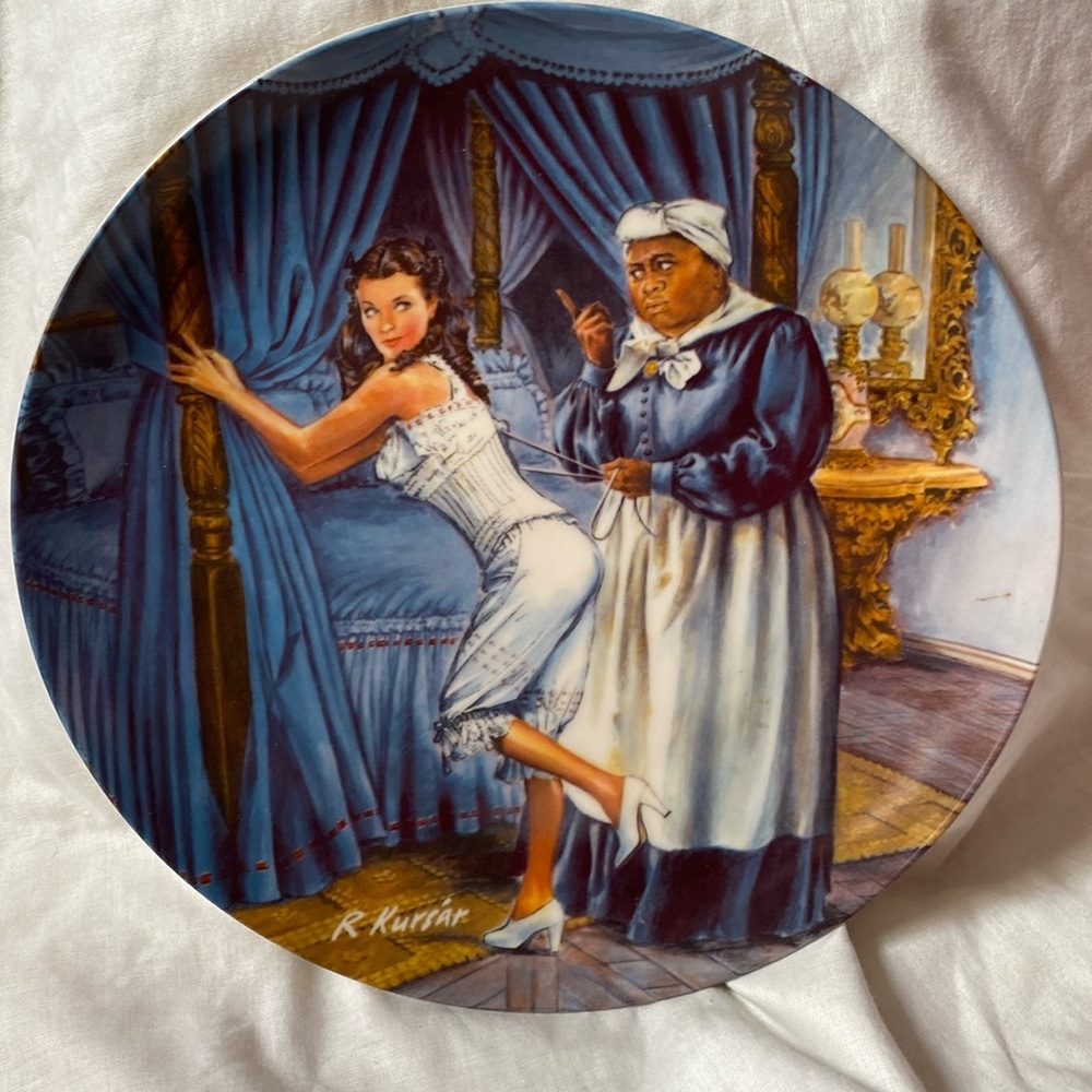 MAMMY LACING SCARLETT The Gone With the Wind Collectors Plate.